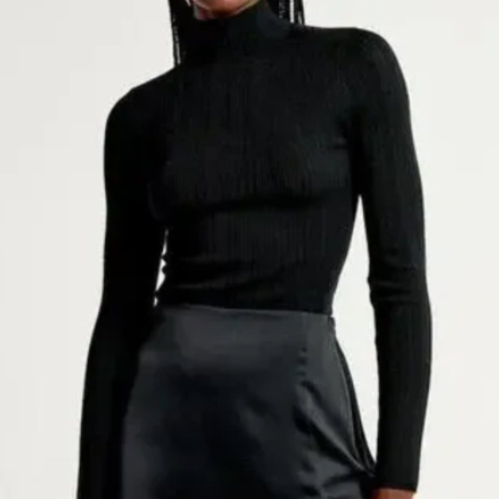 A&F Slim Ribbed Turtleneck